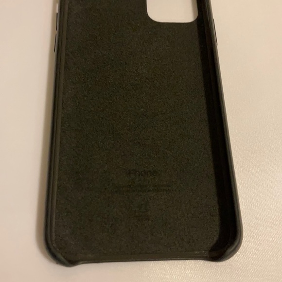 Apple iPhone 11 Pro Max Leather Case - Black - Picture 7 of 7